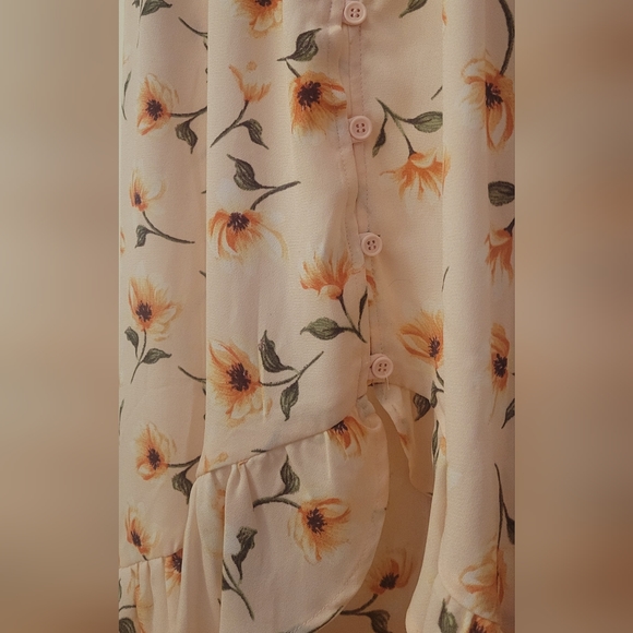 Pretty Summer Dress - Picture 5 of 7